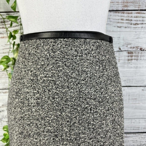 Worth Skirt size 4 Black Gray Wool Tweed Wrap Knee Faux Leather Career Modest - Picture 6 of 13